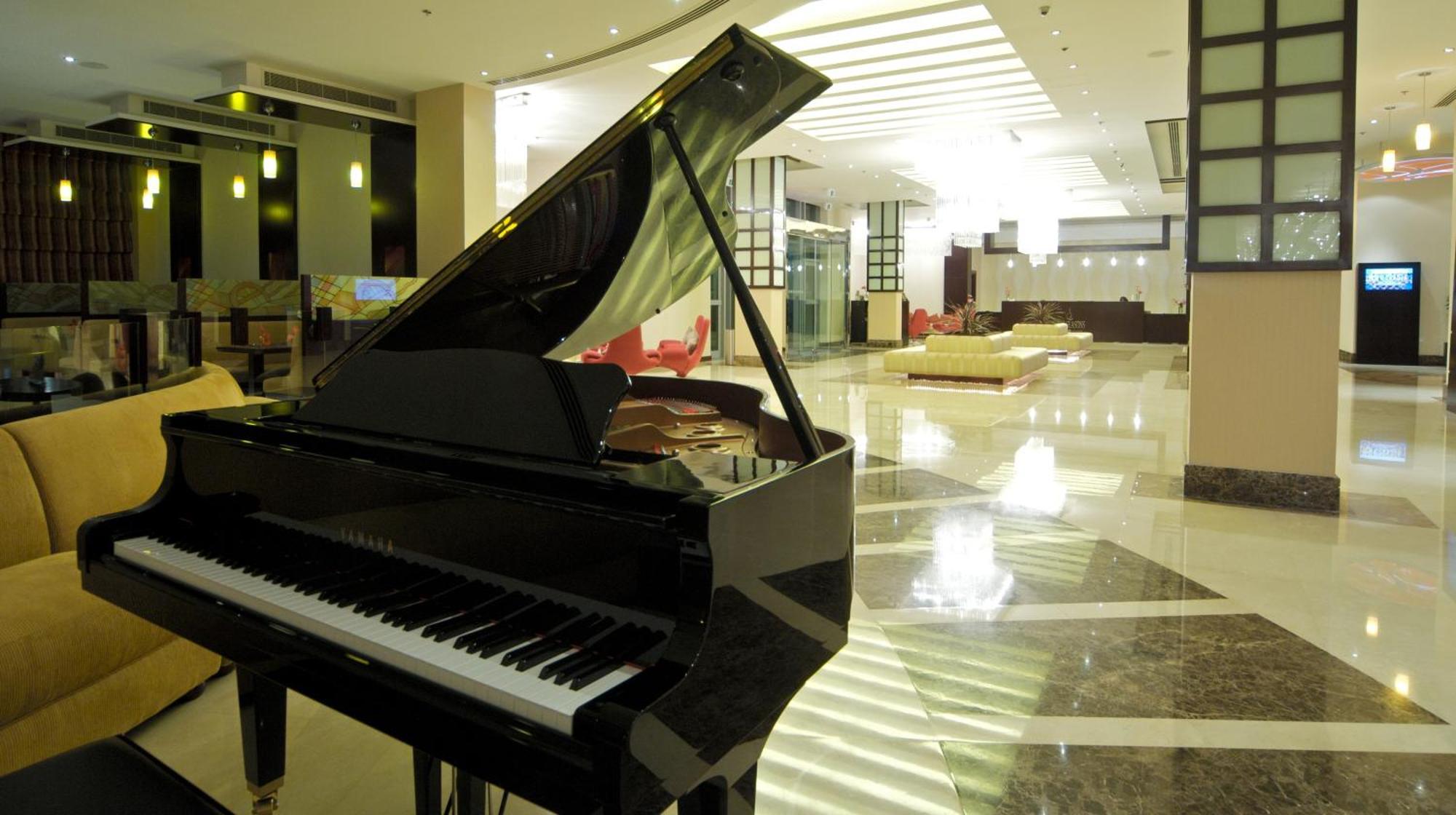 City Seasons Hotel & Suites Muscat Ngoại thất bức ảnh