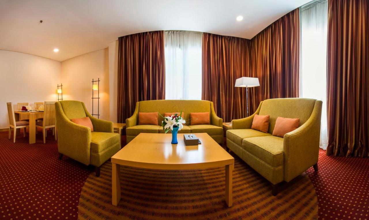 City Seasons Hotel & Suites Muscat Ngoại thất bức ảnh